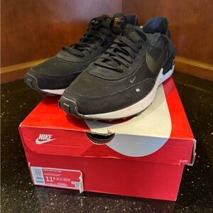 Nike Waffle One, Black/White – Men’s Size 11.5